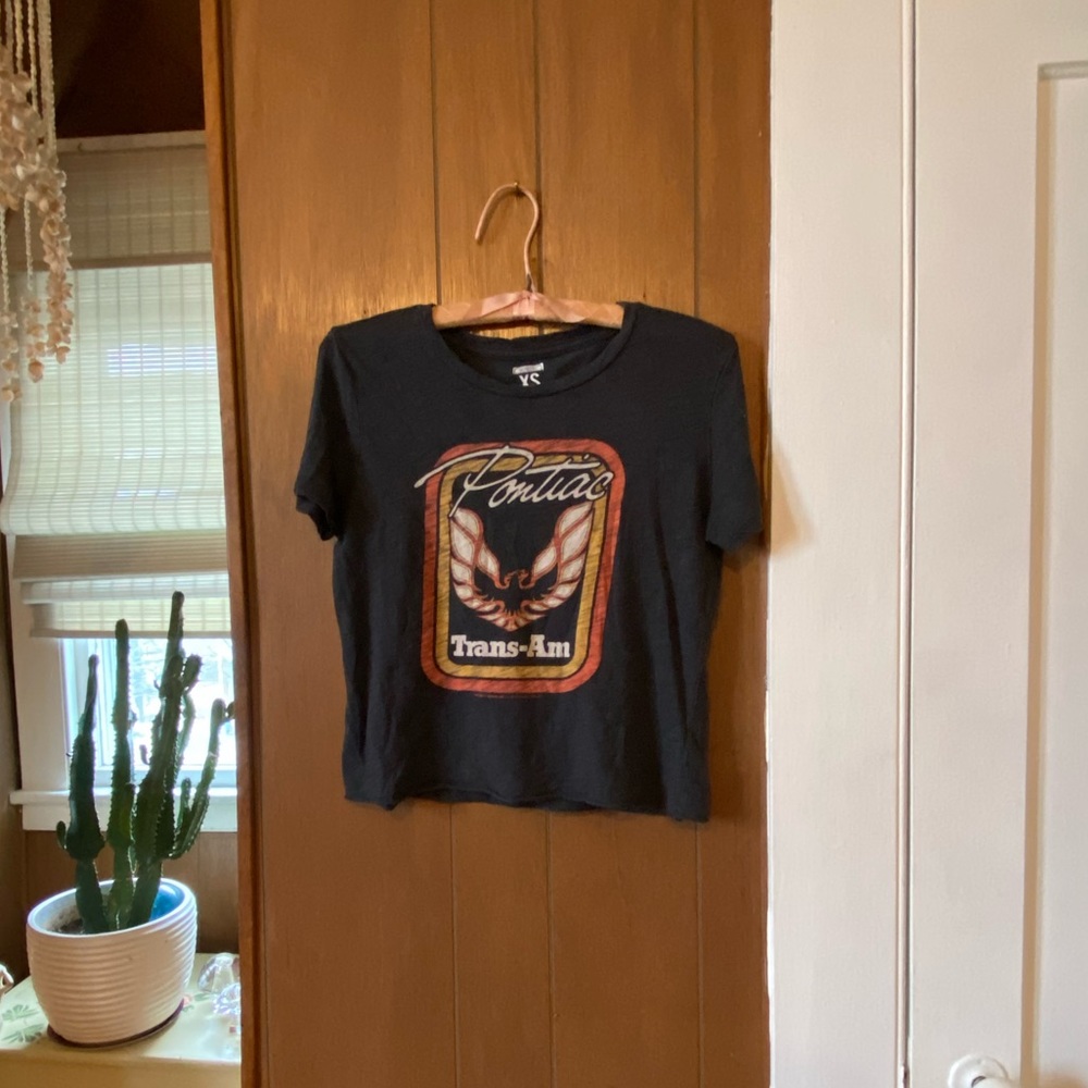 Crop graphic shirt